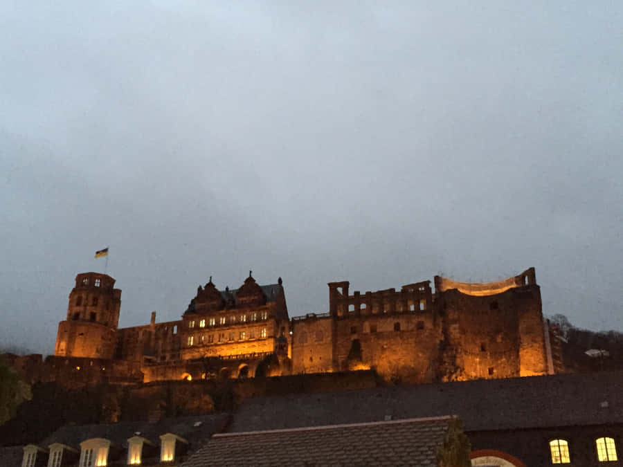 Gray Sky Above Heidelberg Castle Wallpaper