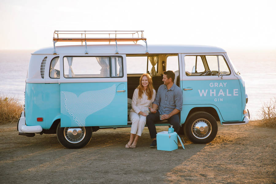 Gray Whale Gin Couple Wallpaper