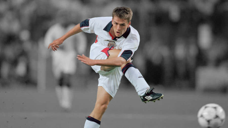 Greyscale Football Player Michael Owen Wallpaper