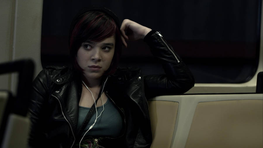 Hailee Steinfeld Barely Lethal Wallpaper