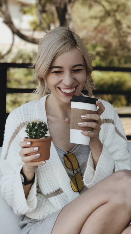 Happy Amy Nelson Wallpaper