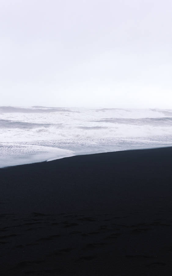 Hd Scenery Gloomy Ocean Waves Wallpaper