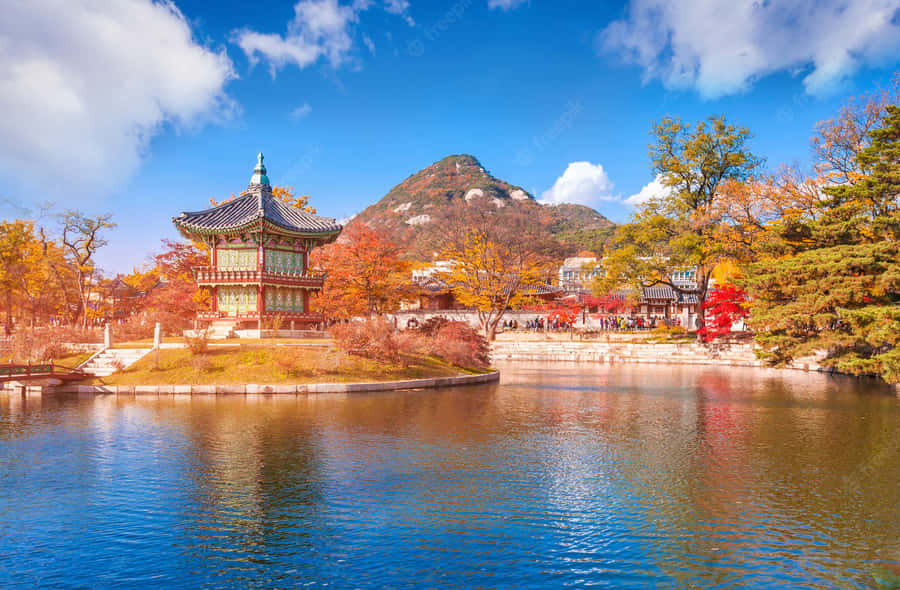 Historic Gyeongbokgung Palace In Autumn Wallpaper