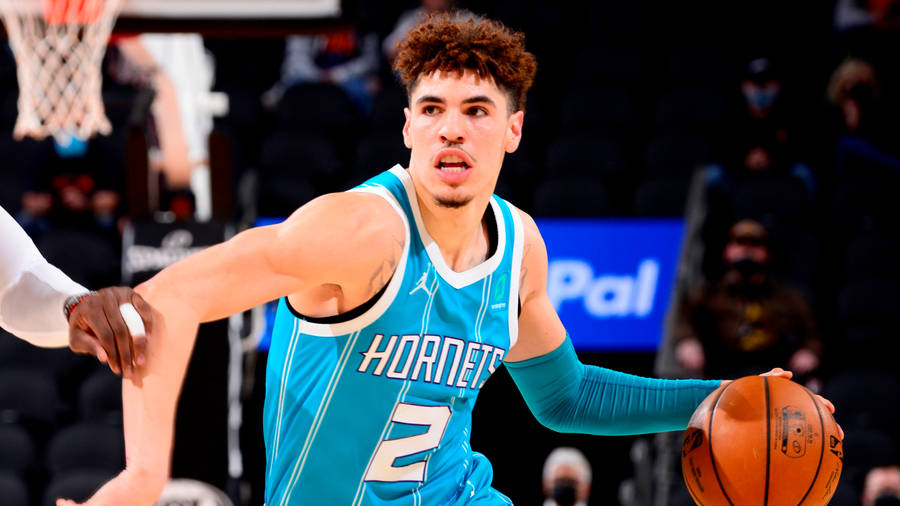 Hornets Lamelo Ball With Ball Wallpaper