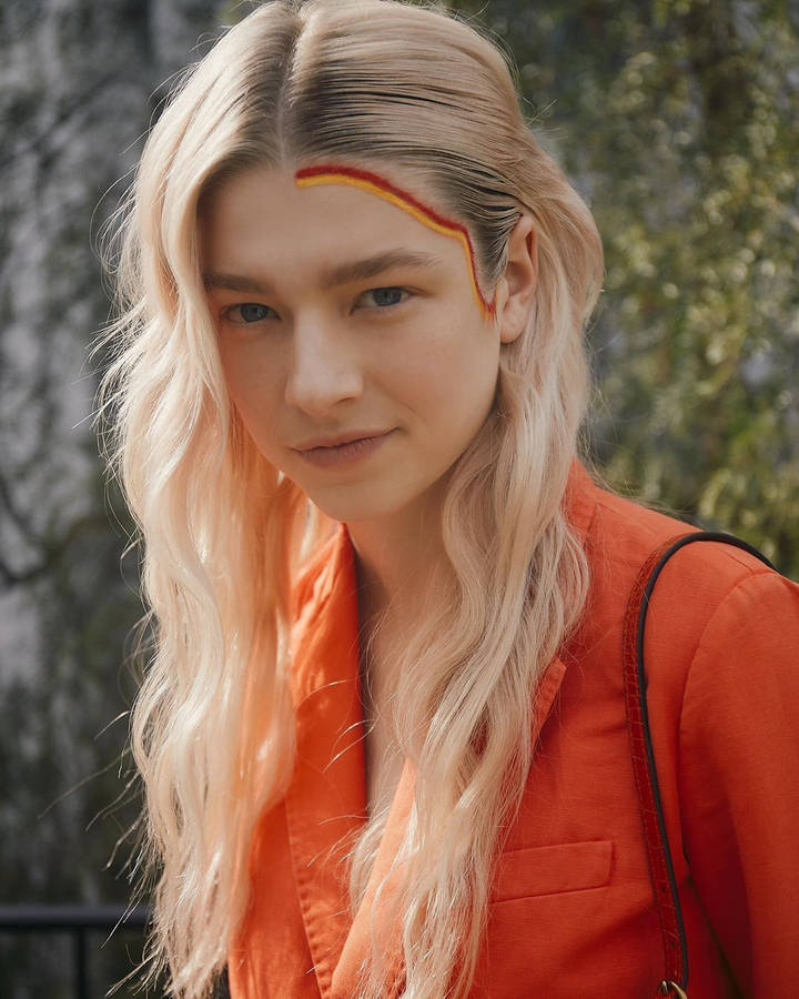 Hunter Schafer Euphoria Actress Wallpaper