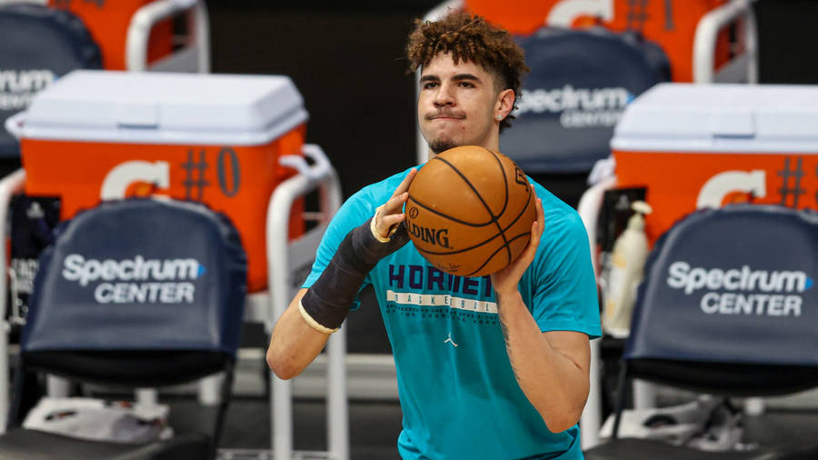 Injured Lamelo Ball Shooting Practice Wallpaper