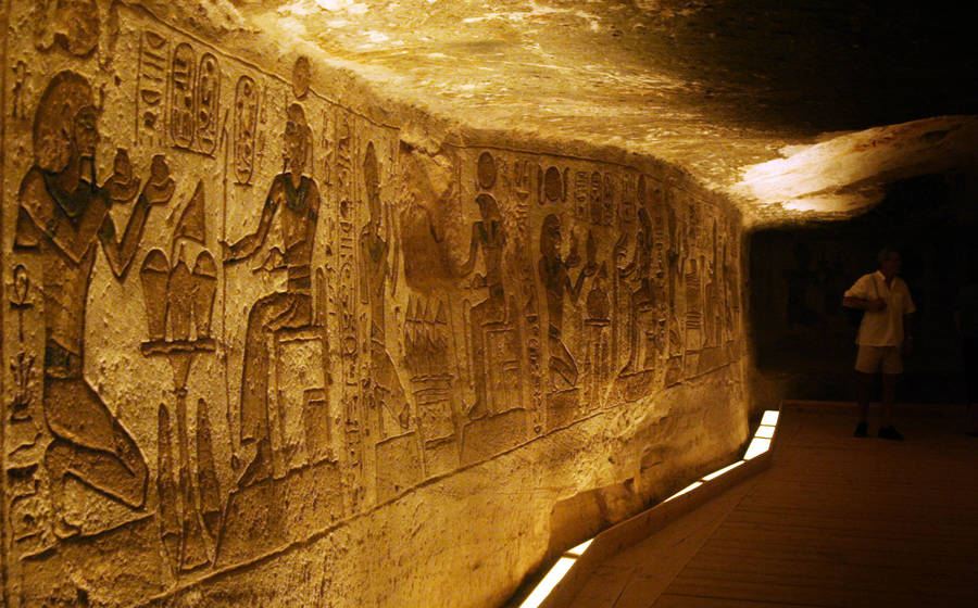 Inside The Great Temple Of Abu Simbel Wallpaper