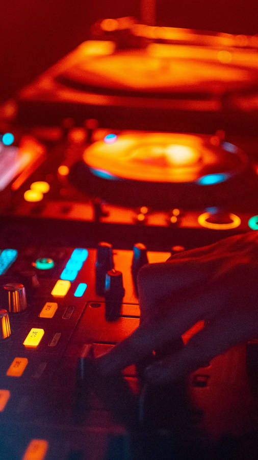 Iphone 12 Pro Max Disk Jockey Wallpaper