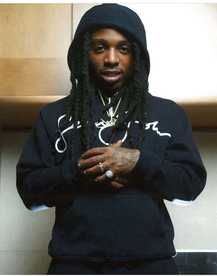 Jacquees Stylish Black Hoodie Wallpaper