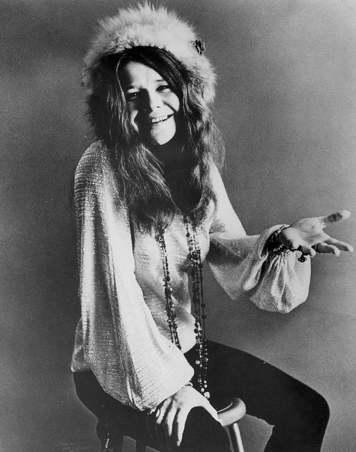 Janis Joplin In Classic Studio Photoshoot Wallpaper