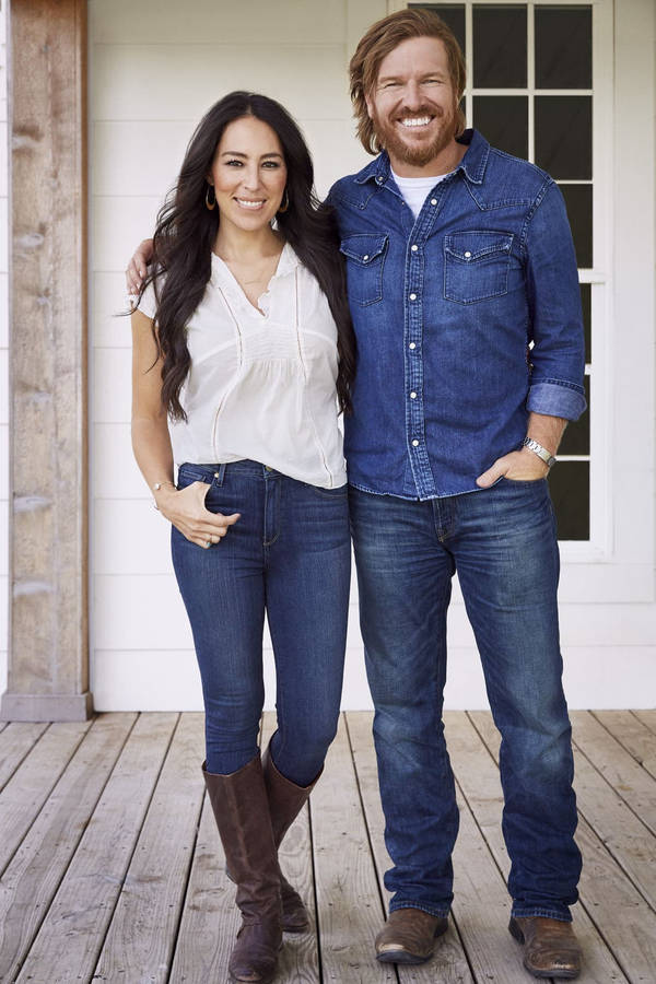 Joanna Gaines And Husband Chip Wallpaper