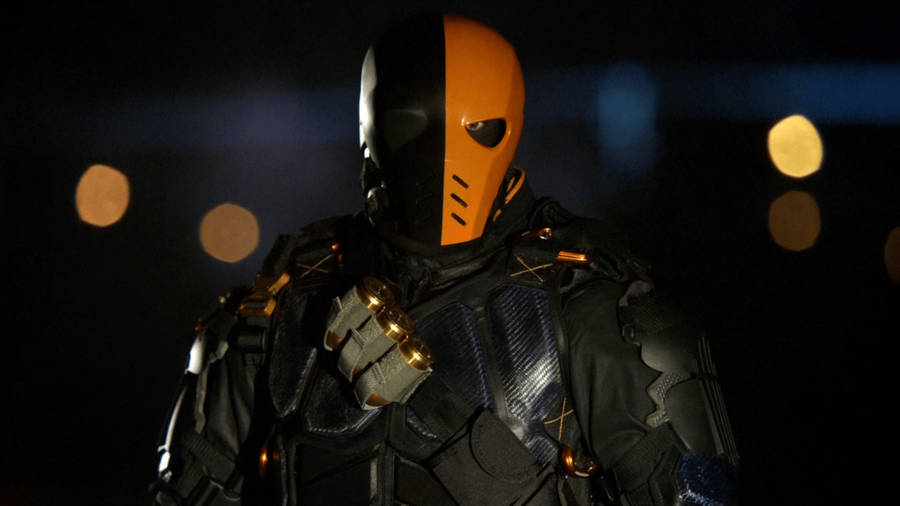 Join Dc Comics Villain Deathstroke In His Fight Against Justice Wallpaper
