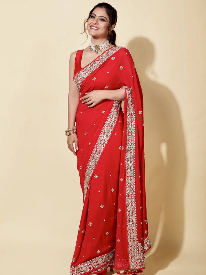 Kajol In Red Saree Wallpaper