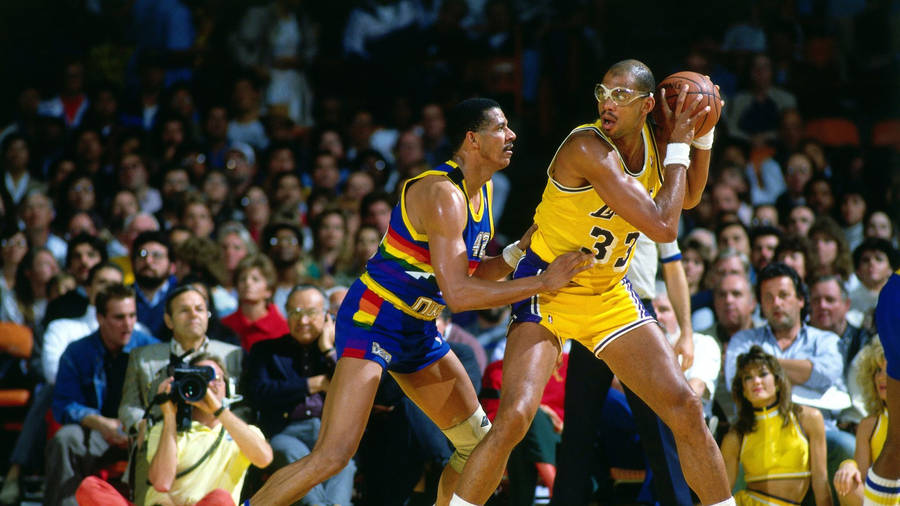 Kareem Abdul-jabbar And Wilt Chamberlain Wallpaper
