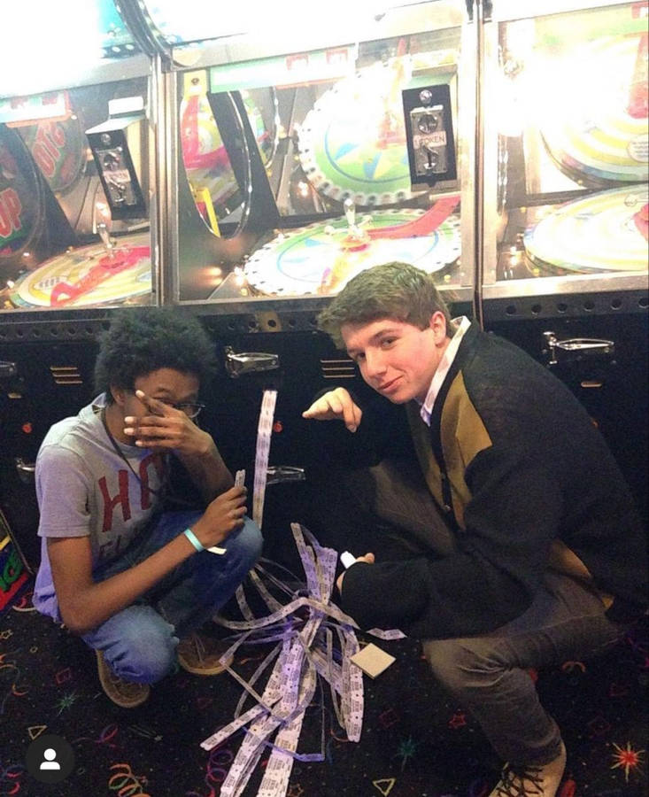 Karl Jacobs Winning Tickets Wallpaper