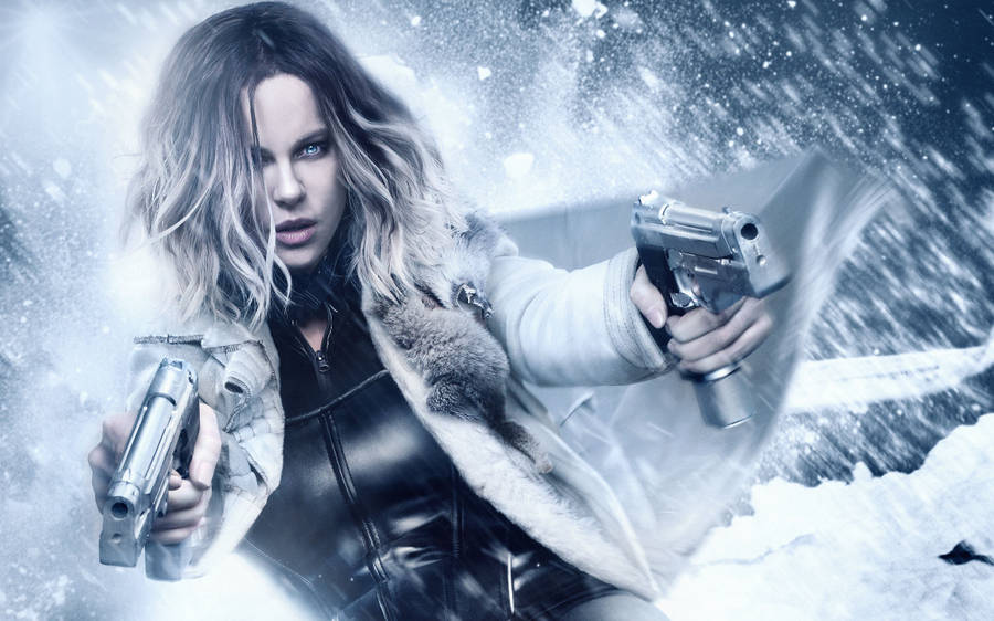 Kate Beckinsale Stars As The Vampire Warrior Selene In The Action-packed Underworld Movie Series Wallpaper