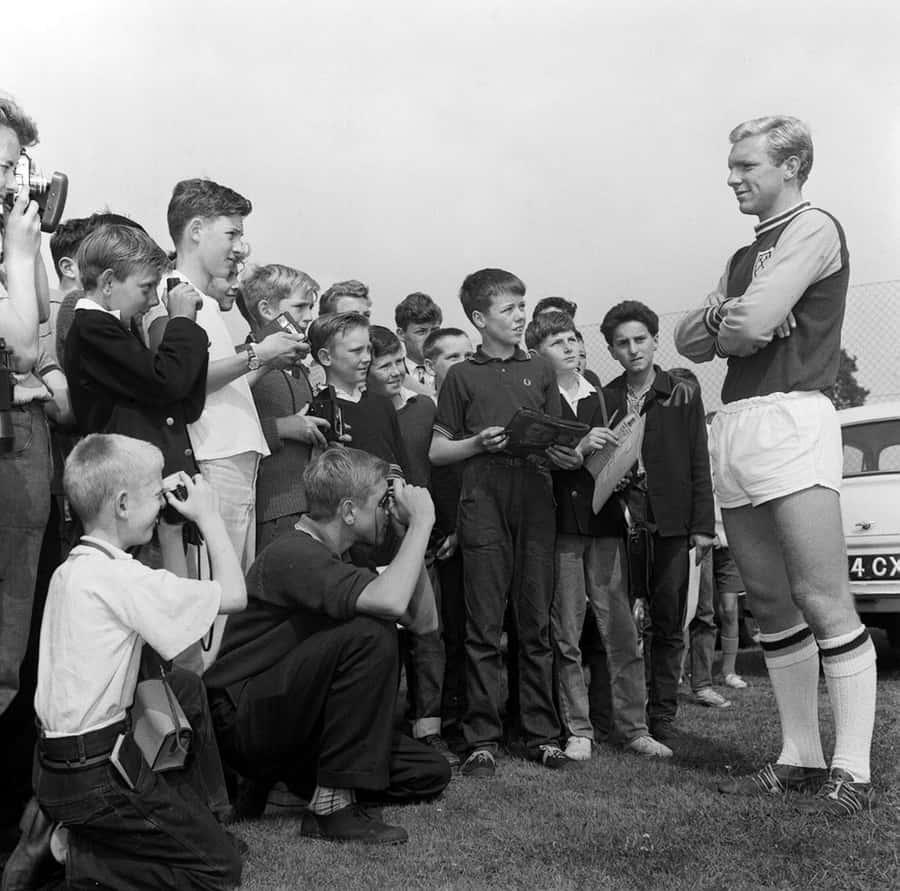 Kids Idol Bobby Moore Wallpaper