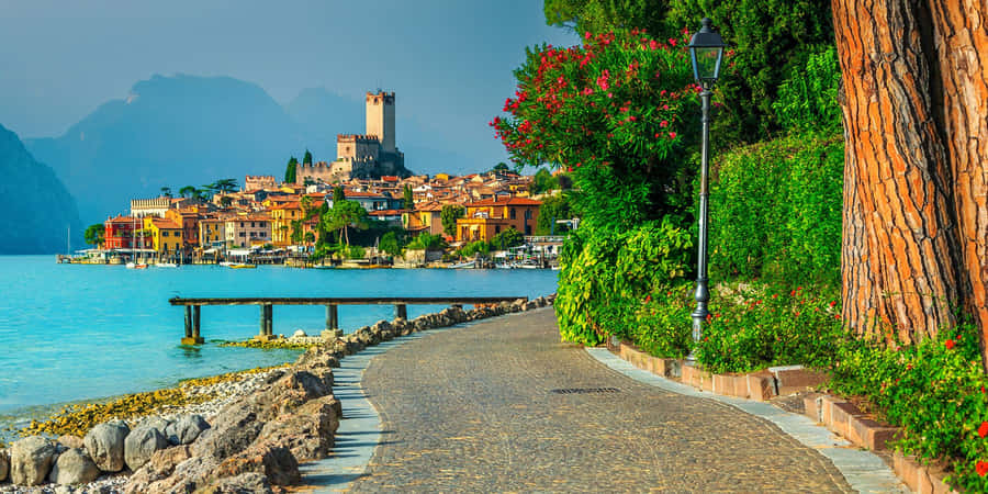 Lakeside Of Lago Di Garda Wallpaper