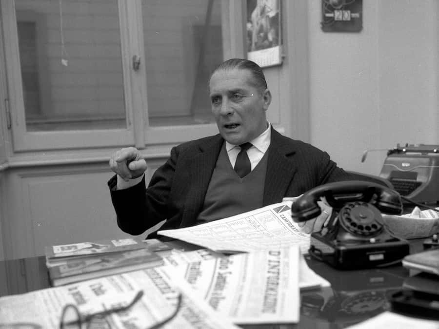 Legendary Football Manager Giuseppe Meazza Wallpaper