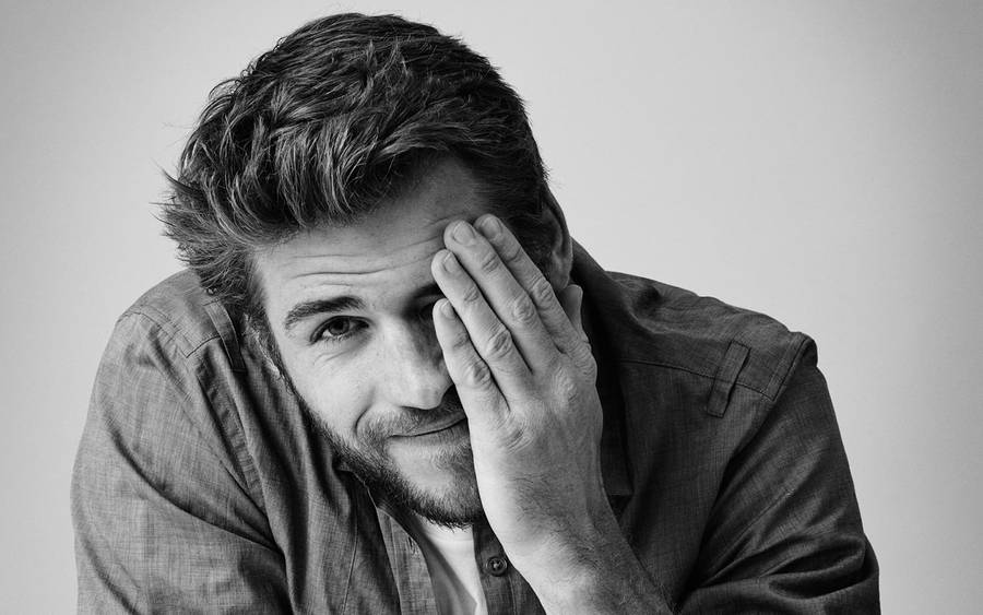 Liam Hemsworth In Grayscale Wallpaper