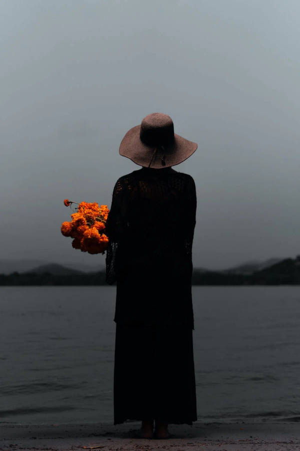 Long Black Dress Iphone 11 Pro 4k Wallpaper