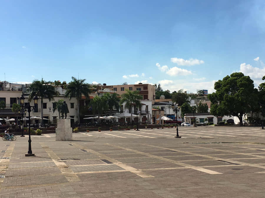 Lot Outside The Alcazar De Colon Desktop Wallpaper