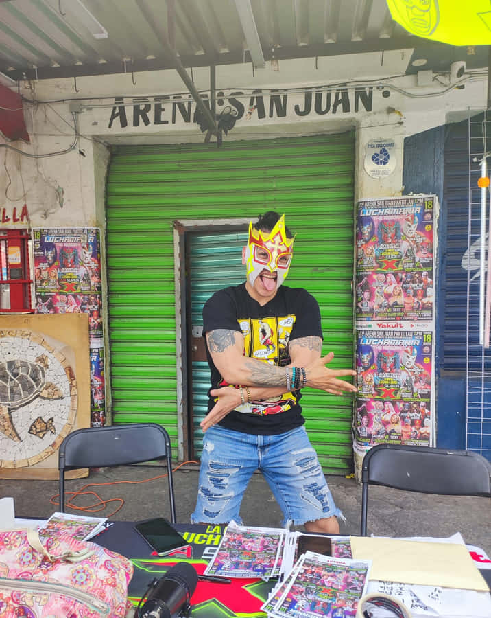 Luchador_ Juventud_ Guerrera_ Posing Wallpaper