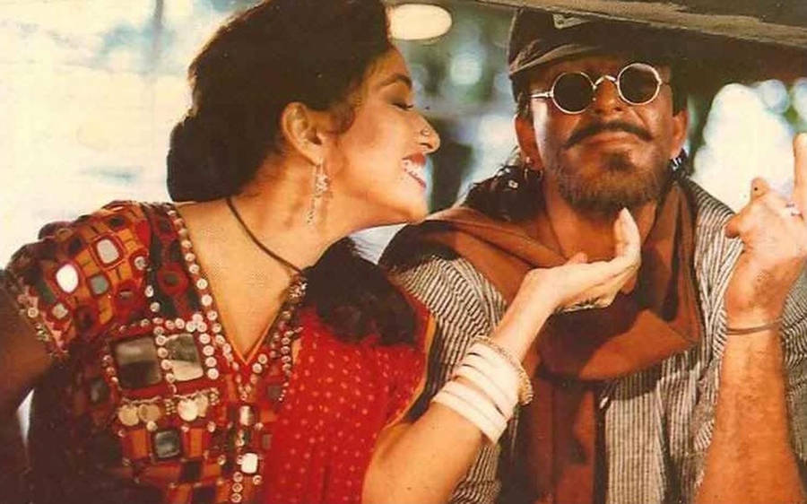 Madhuri Teasing Sanjay Khalnayak Wallpaper