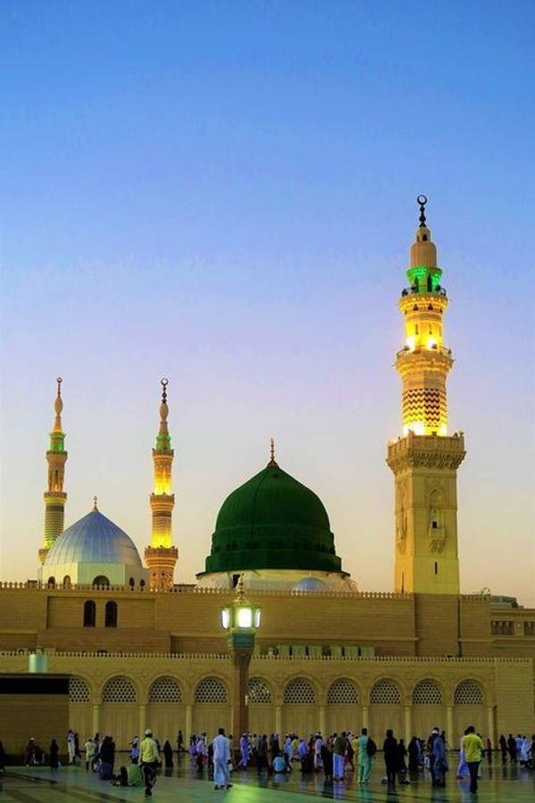 Madina Green Dome In Dusk Wallpaper