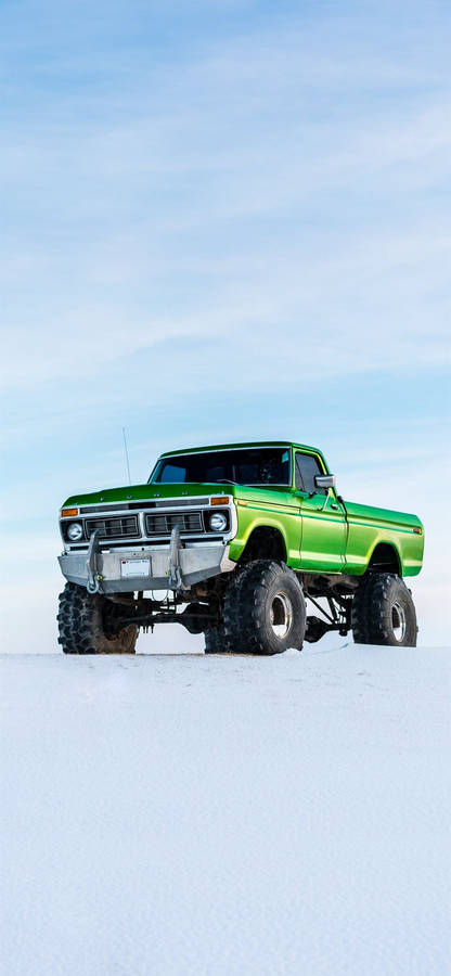 Majestic Green Off-road 4x4 Truck Wallpaper