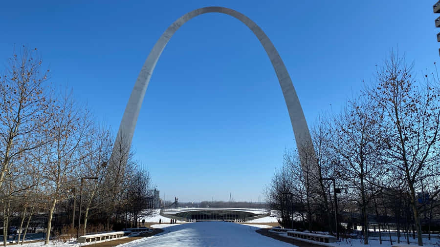 Majestic View Of Gateway Arch National Park Wallpaper