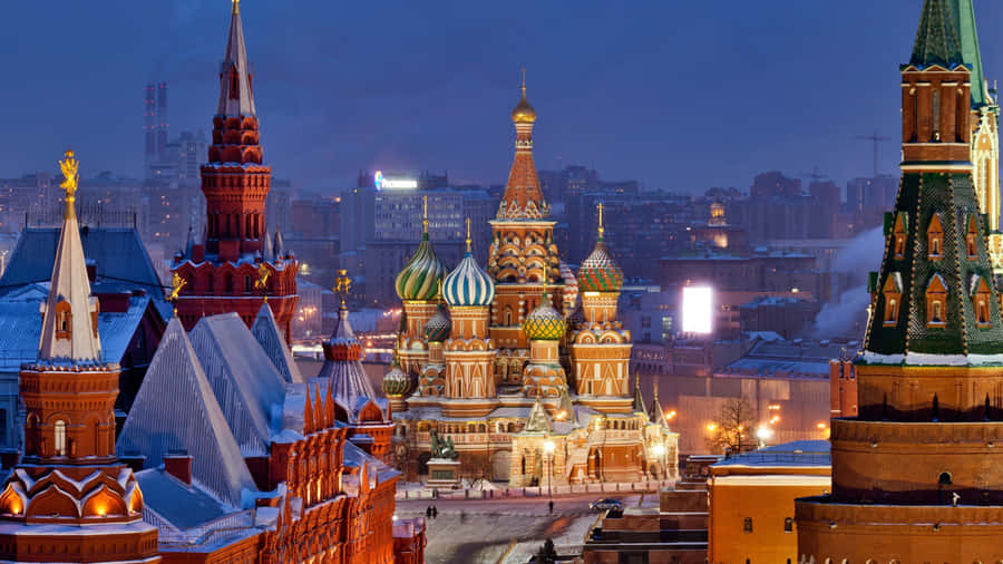 Majestic View Of Kremlin At Dawn Wallpaper