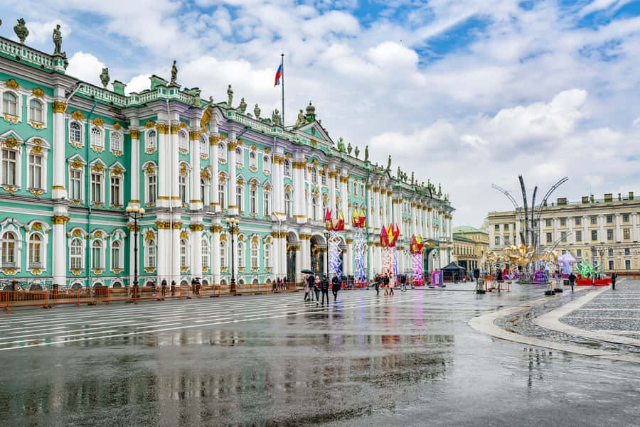 Majestic View Of The Winter Palace And Hermitage Museum Wallpaper