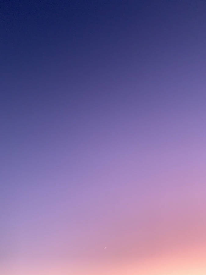 Make A Statement With A Bold Blue Fade Wallpaper