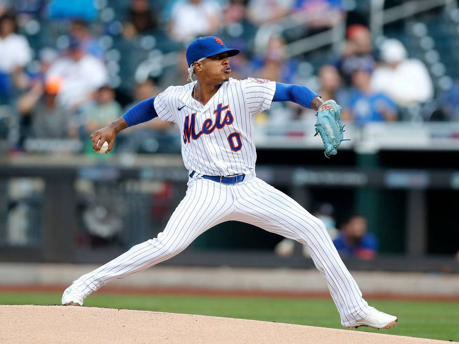 Marcus Stroman Throwing Baseball Wallpaper