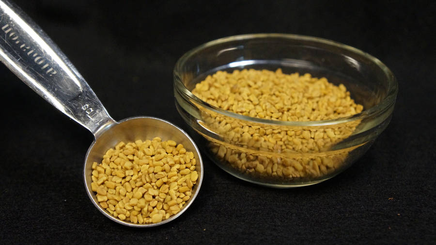 Measured Amount Of Fenugreek Seeds Wallpaper