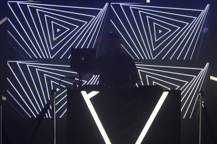 Mesmerizing Night Vision Of A Vibrant City Landscape. Wallpaper