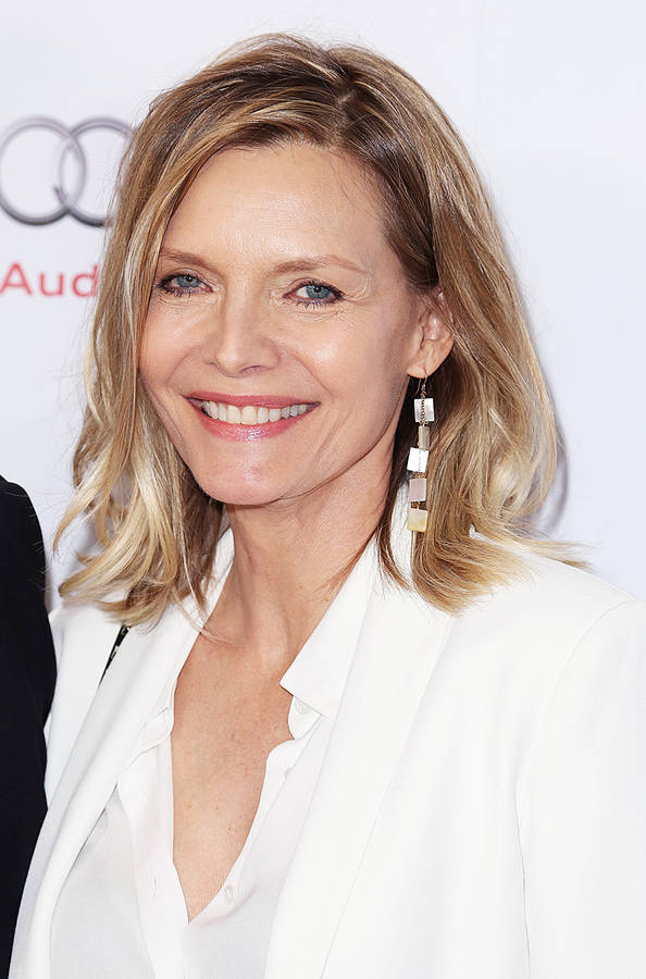 Michelle Pfeiffer Displaying Timeless Elegance Wallpaper