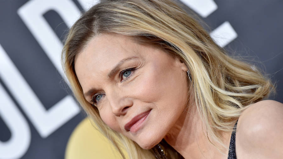 Michelle Pfeiffer Golden Globe Awards Wallpaper