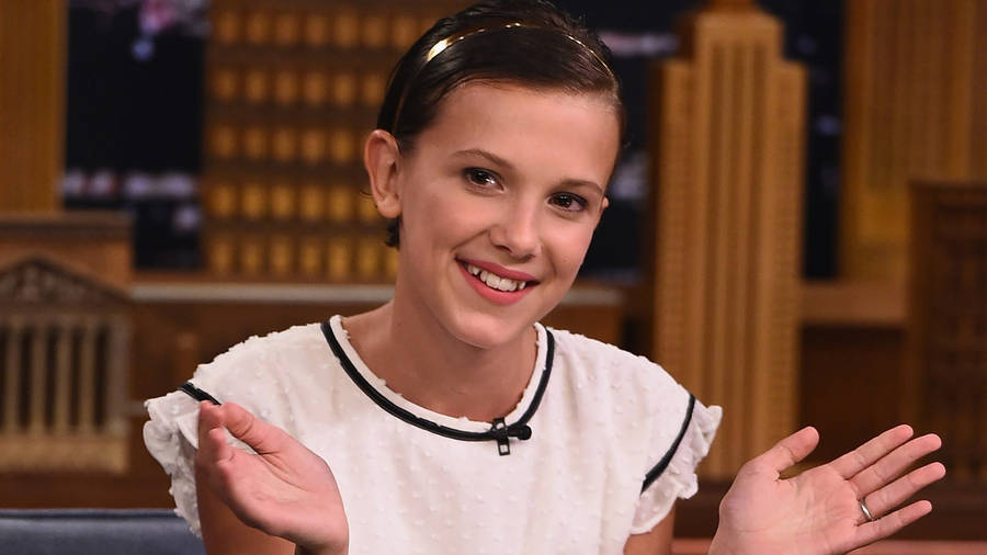 Millie Bobby Brown Takes The Stage For The Tonight Show Wallpaper