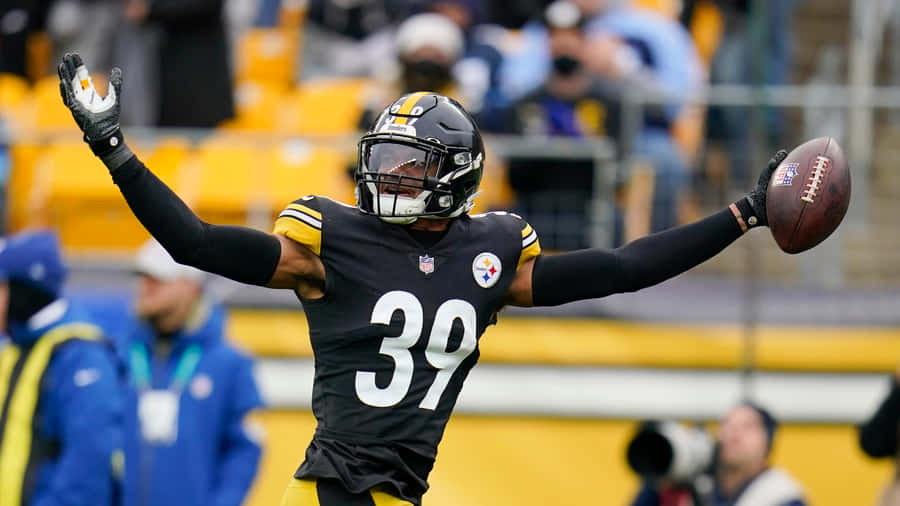 Minkah Fitzpatrick Pittsburgh Steelers With An Eyeshield Wallpaper