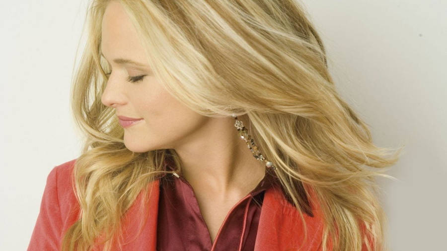 Miranda Lambert Side Profile Wallpaper