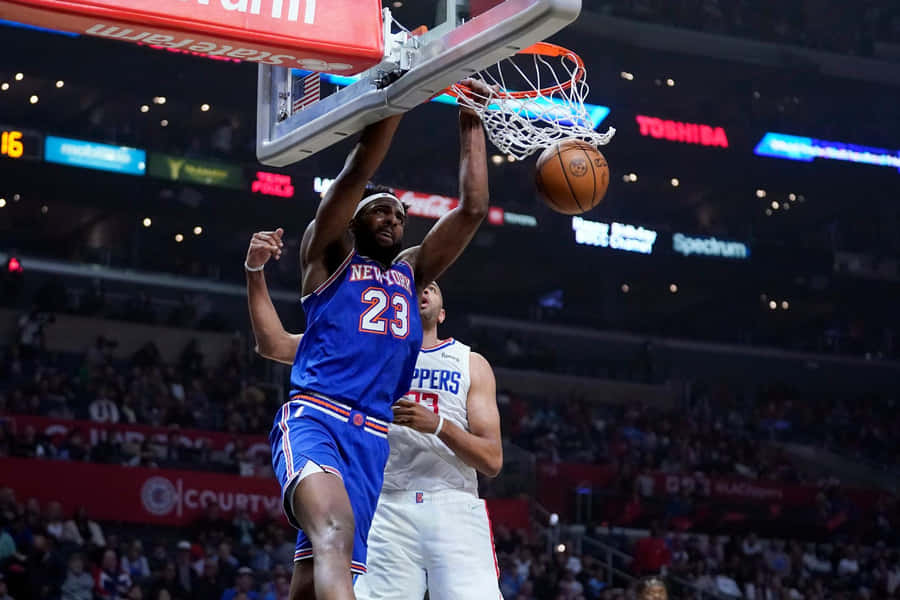 Mitchell Robinson Dunking Poster Nba Basketball Wallpaper