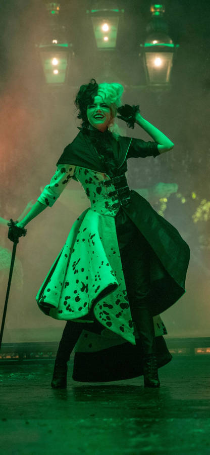 Modern Fashion Meets Classic Mischief In Disney's Cruella 2021. Wallpaper