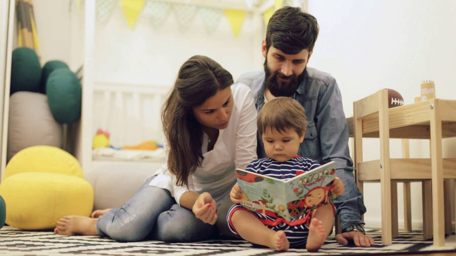 Mom And Dad Story Time Wallpaper