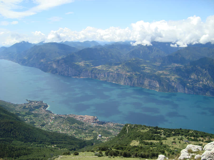 Mountain Range Of Lago Di Garda Wallpaper