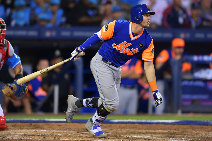 New York Mets Sprinting Player Wallpaper