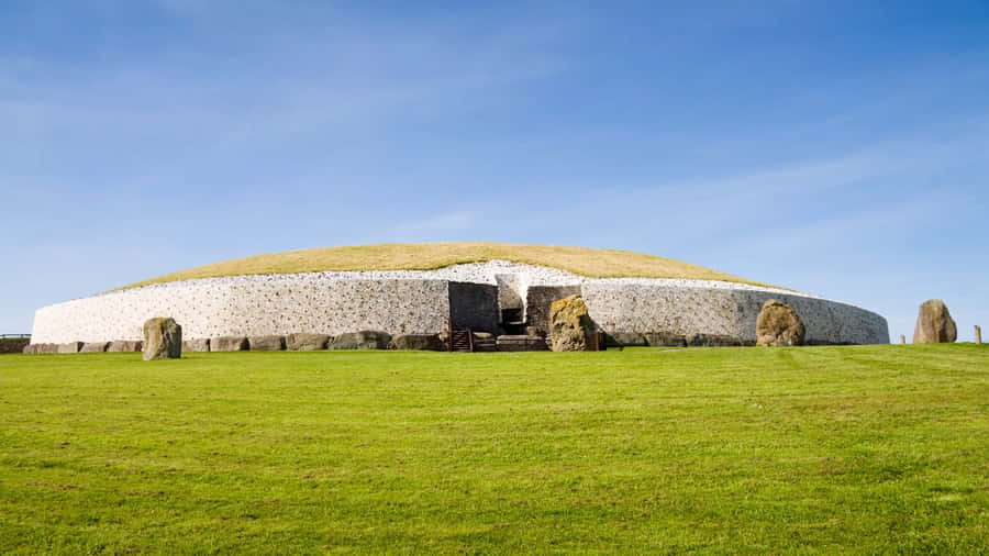 Newgrange Boyne Valley Front View Wallpaper