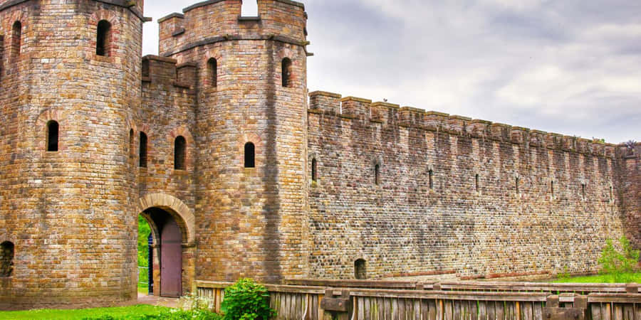 North Gate Of Cardiff Castle Wallpaper