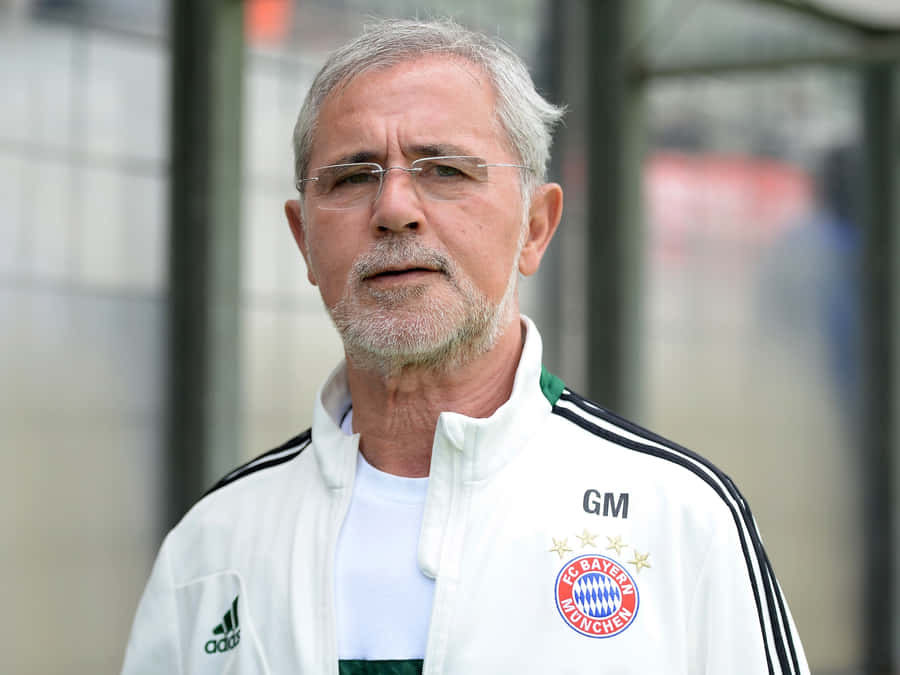 Old German Football Player Gerd Muller Wallpaper
